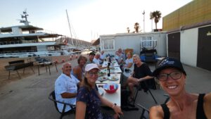 Große Grillrunde (Foto von Julia)