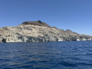 Die Küste ist weiter beeindruckend