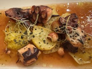Pulpo mit Zitronensauce