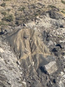 Der Querstrich ist ein Wanderweg