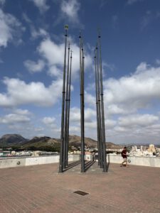 Stehlen am Plaza Puerta de La Villa
