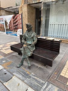 Monumento a Carmen Conde