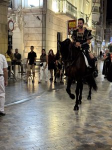 Mal eben durch die Innenstadt reiten