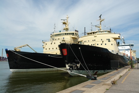 Eisbrecherflotte auf Sommerurlaub	