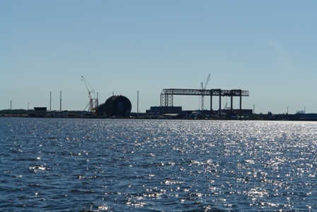 Ölbohrplattform under construction	