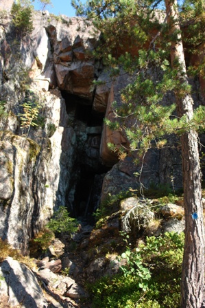 Meeresgrotte in 200 m Höhe	