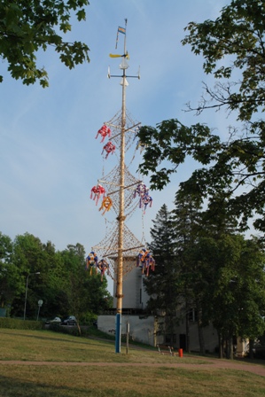 Ein "Maibaum" im August?	