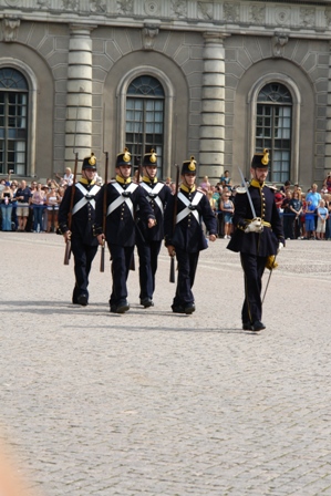 Wachwechsel vor dem Schloss	