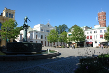 Marktplatz mit Turm	