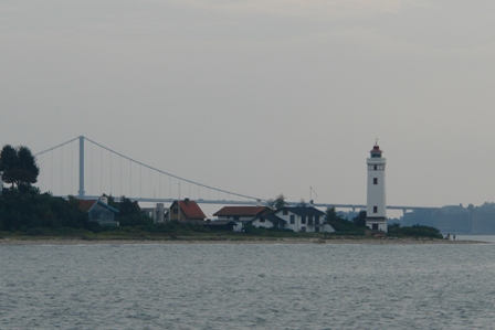 Leuchtturm Strib mit der Kleinen Belt Brücke	